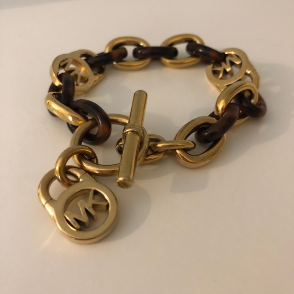 Michael Kors | Jewelry | Michael Kors Gold Tortoise Link  display picture 3